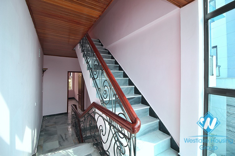 Renovated 4 beds house with lake view for rent in Tu Hoa area, Tay Ho